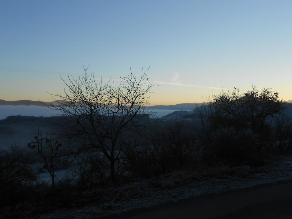 Gite Des Monts Saint-Izaire Екстер'єр фото