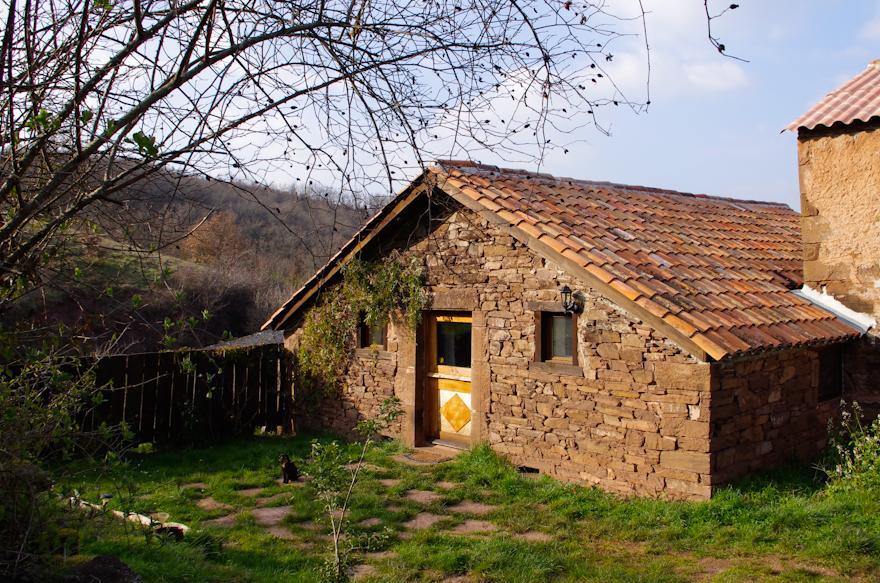 Gite Des Monts Saint-Izaire Екстер'єр фото