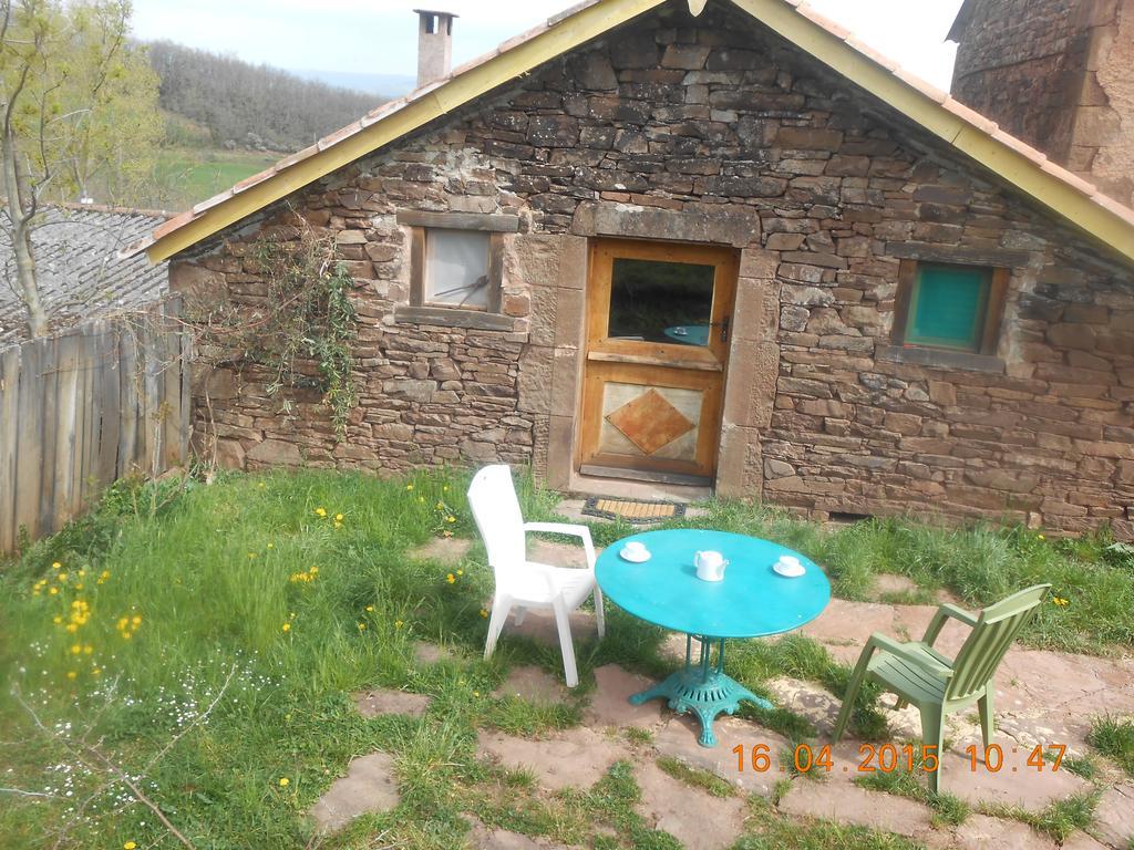 Gite Des Monts Saint-Izaire Екстер'єр фото