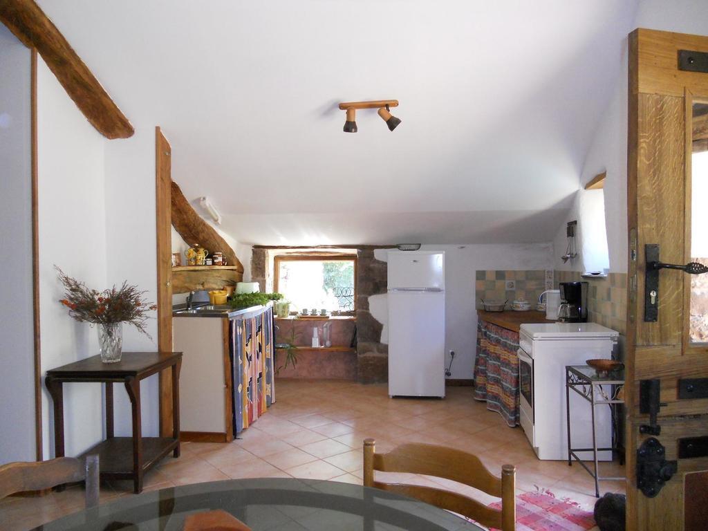 Gite Des Monts Saint-Izaire Номер фото