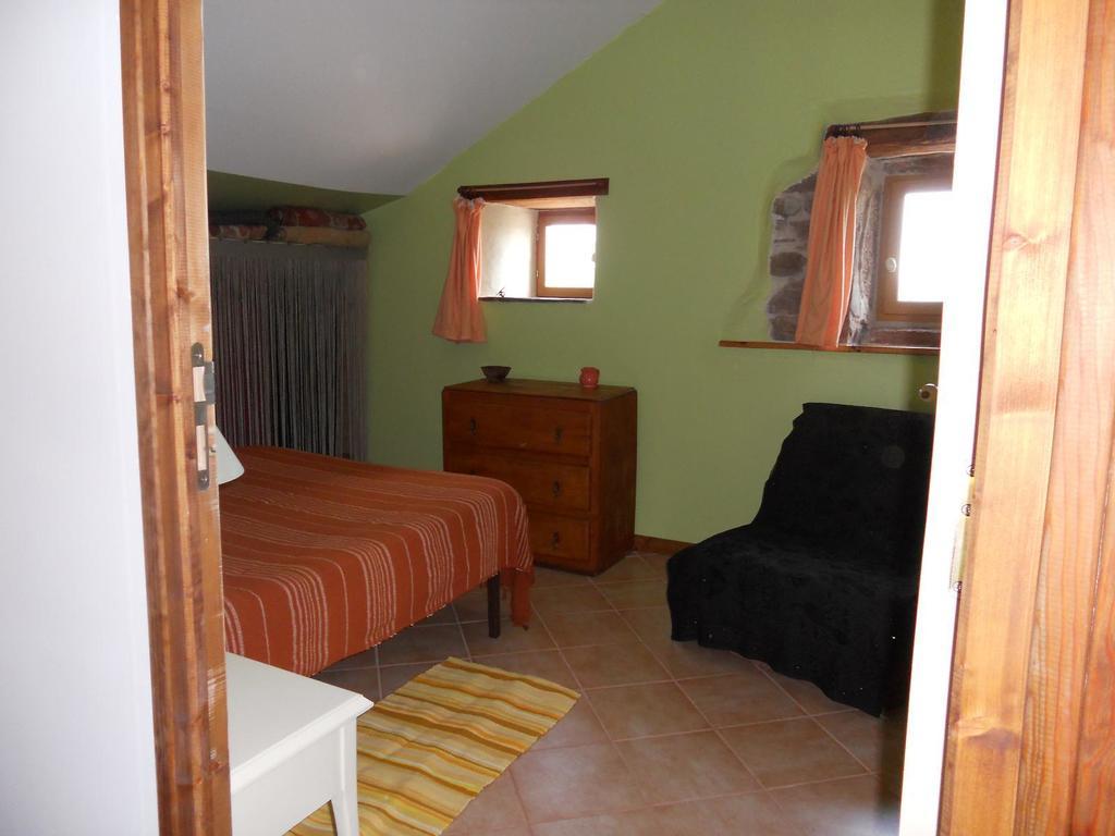 Gite Des Monts Saint-Izaire Номер фото